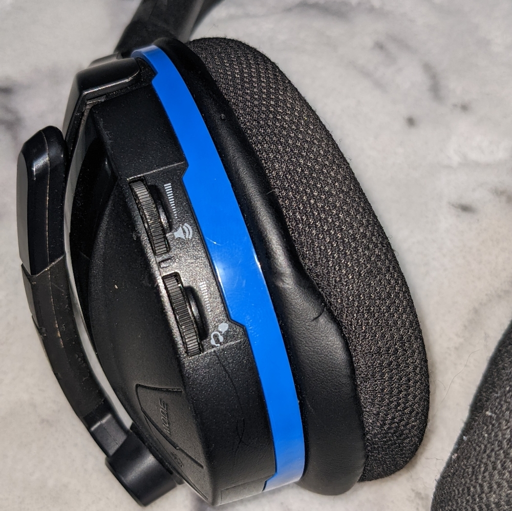 Turtle Beach Headset - Picture 2 of 6
